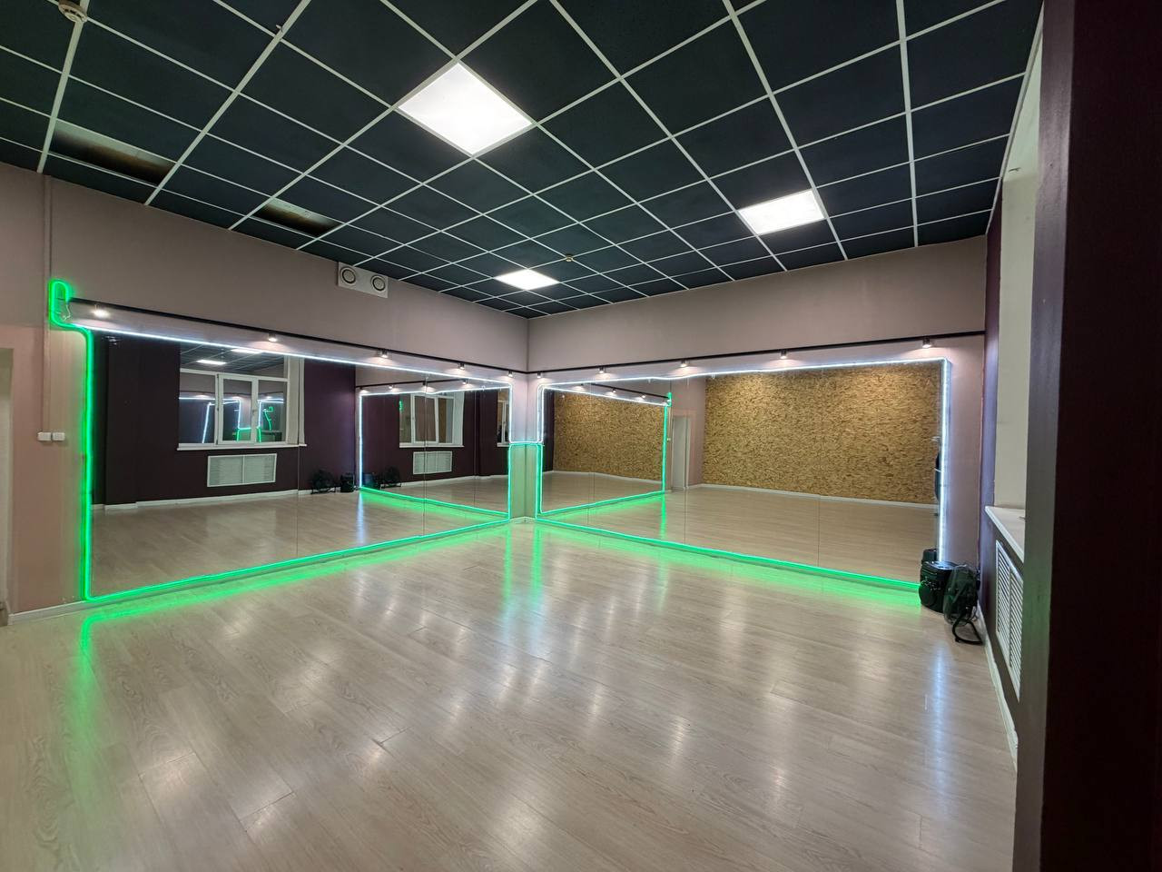 Забронировать зал 19 зал — Платформа аренды залов BookingDance.ru